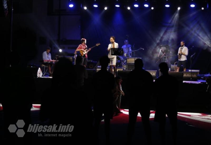 Rock koncert pod vedrim nebom rasplesao Mostarce 